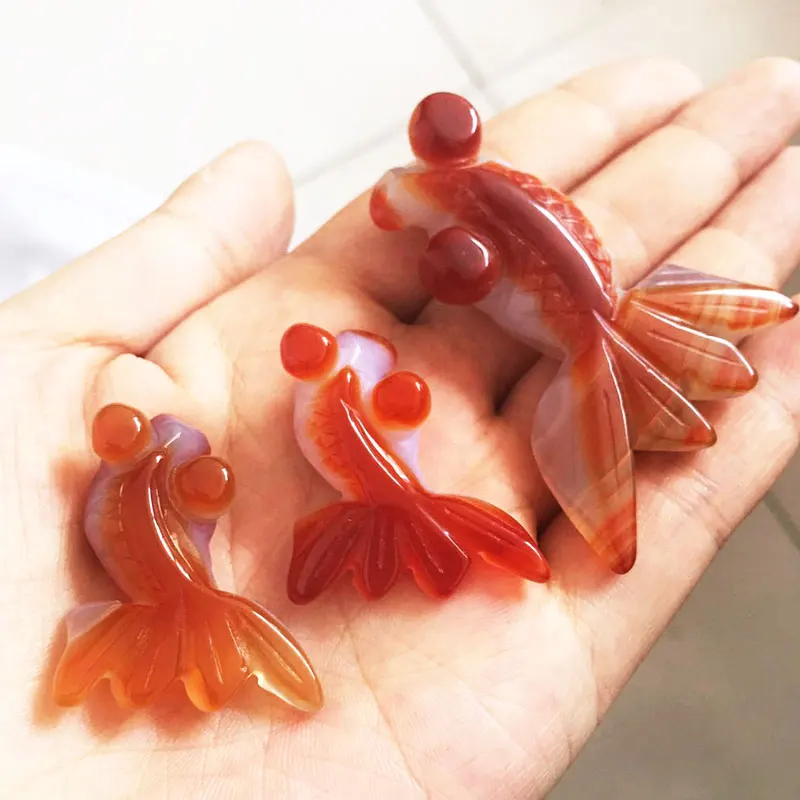 

Wholesale healing stones natural quartz hand carved crystals red agate goldfish stone for children gift