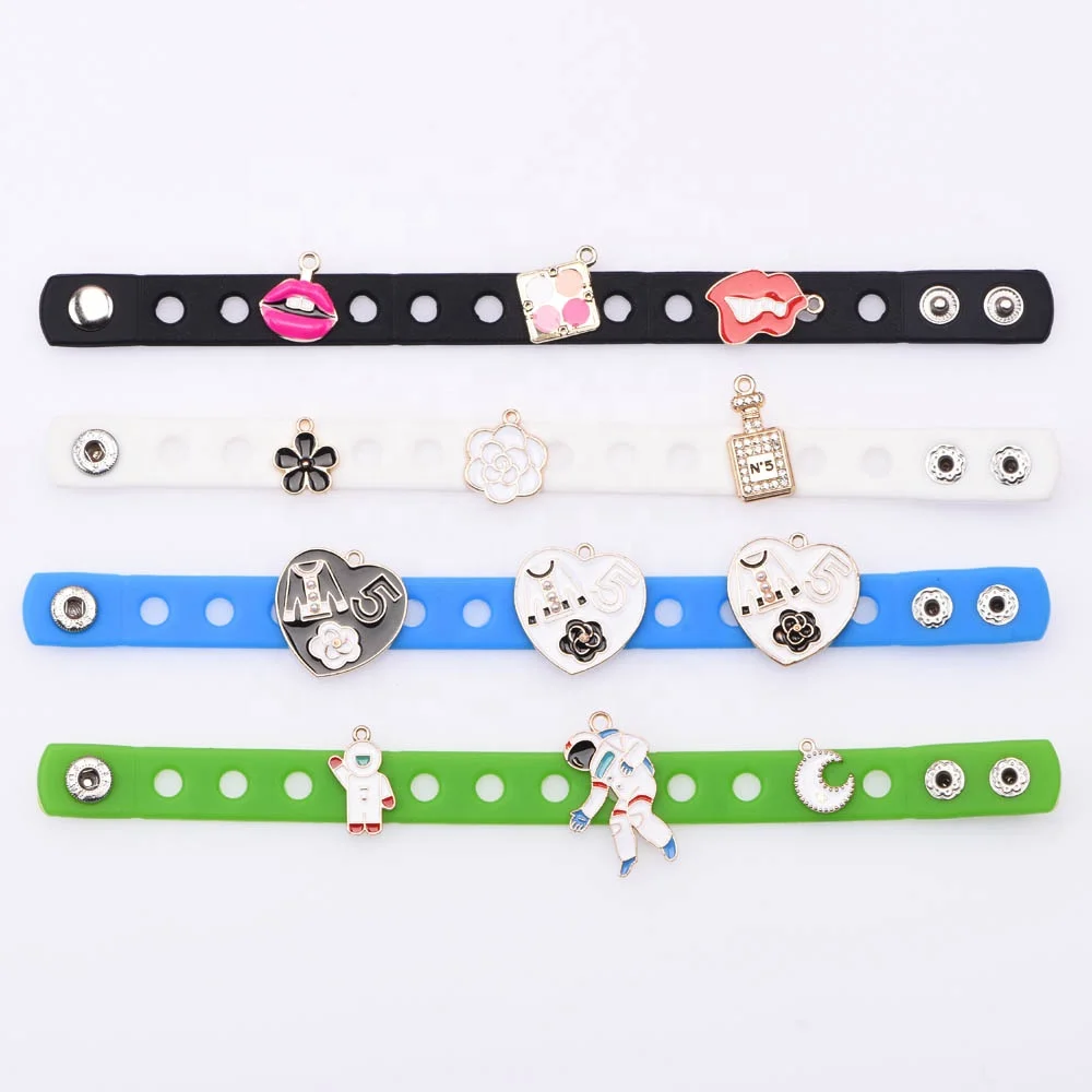 

2022 New Designs Wholesale Cartoon Princess DIY Bracelet Wristband for Kids Party Gift, As picture