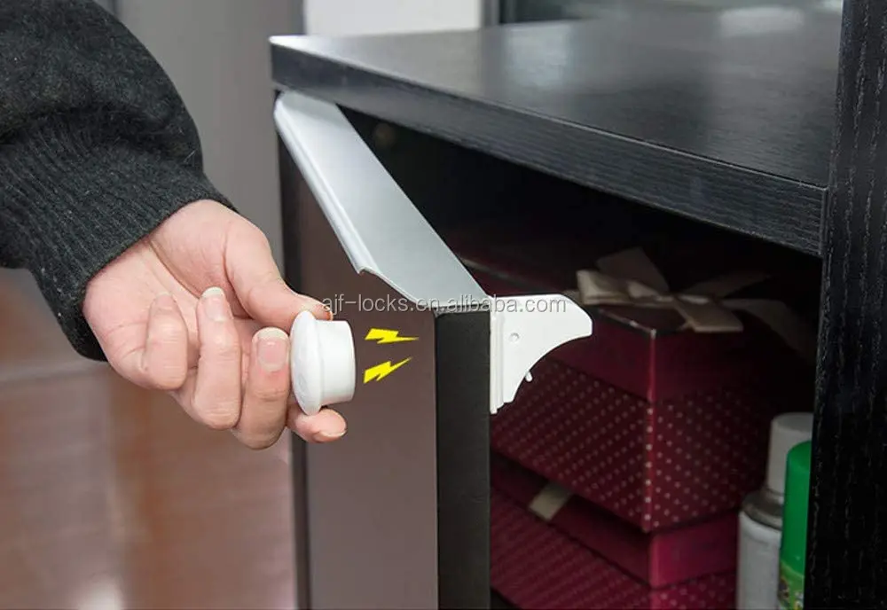 child safety lock magnetic.jpg