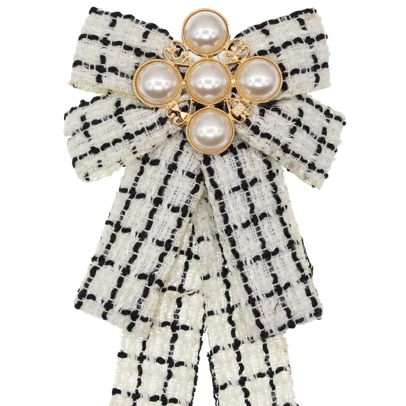 

2021 Plaid Stripe Brooch Pearl Bow Neck Collar Flower Jewelry Female Pin Clothing Accessories, As picture