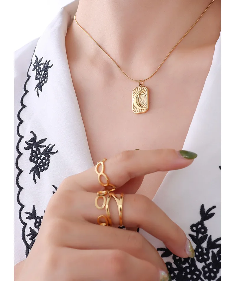 

Hot selling Tarot Card Rectangle Charm Necklace Stainless Steel 18k Gold Plated Moon Crescent Sun Ray Necklace Jewelry For Gifts, Gold/silver/rose gold