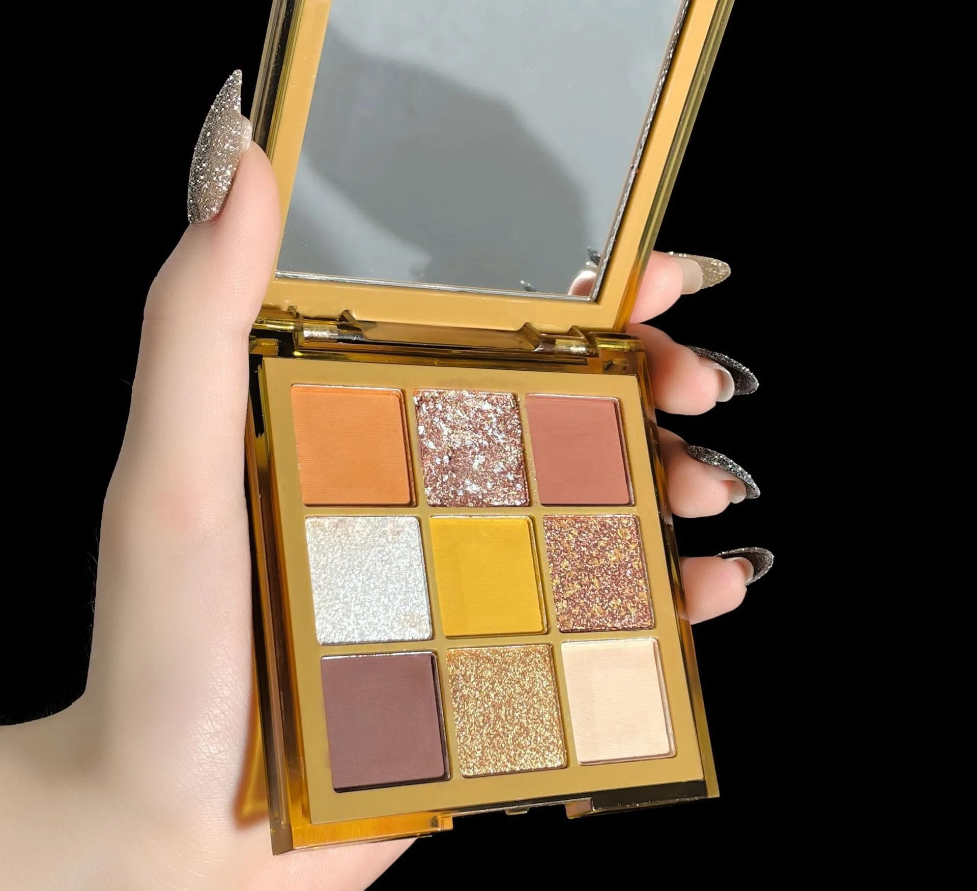 

Wholesale Custom Logo Eyeshadow Highly Pigmented Eye Makeup Palette