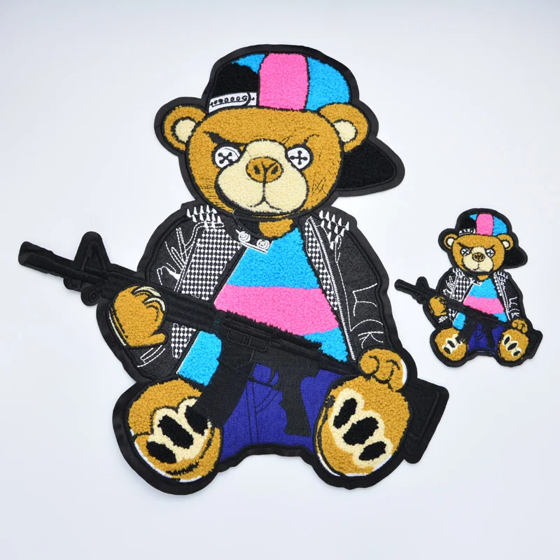 

GUGUTREE embroidery big bear gun patch animal cartoon patches badges appliques for clothing AL-2033030