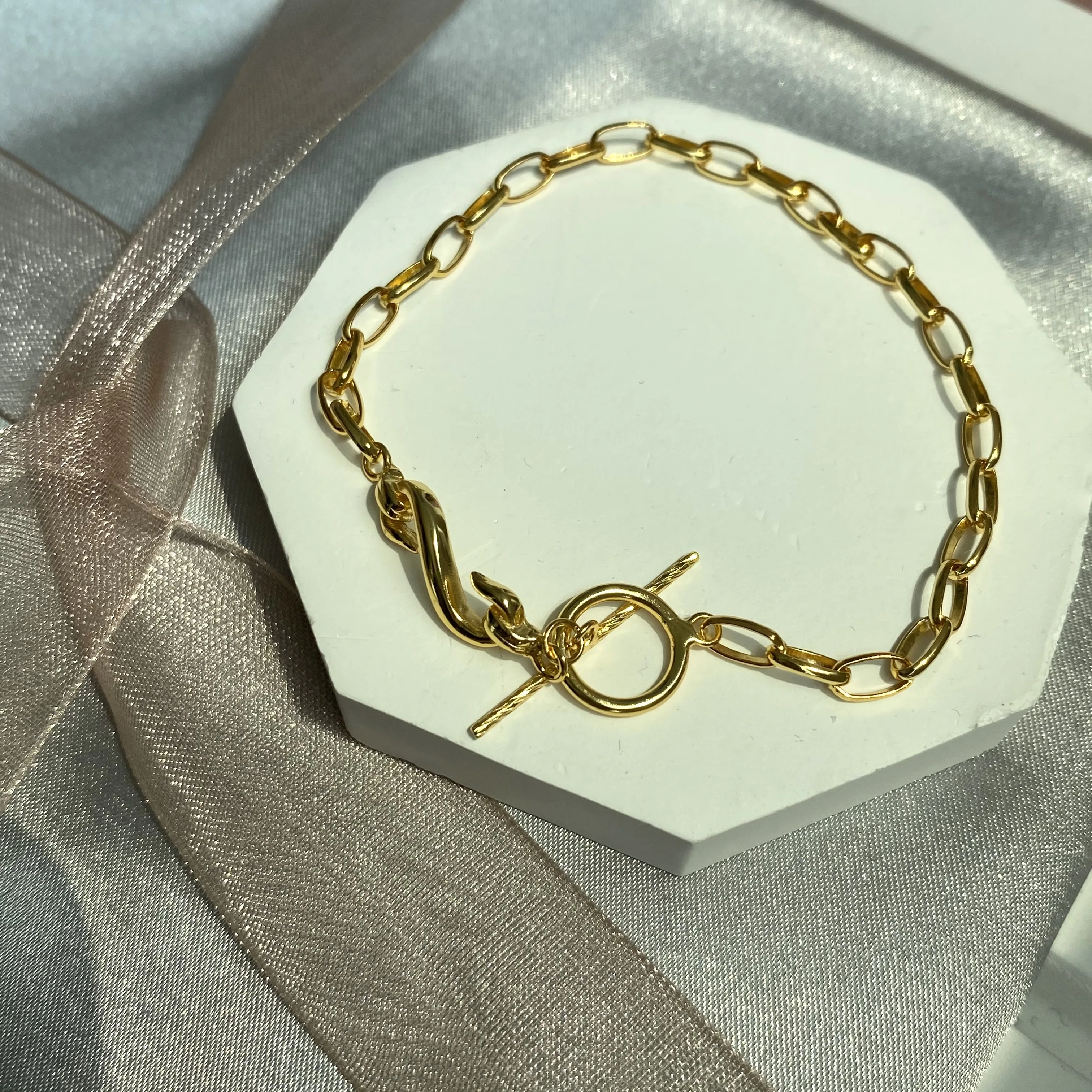 

Dylam S925 Sterling Silver OT Clasp Gold Plated Infinity Tennis Infinity Bracelet Jewelry For Girls