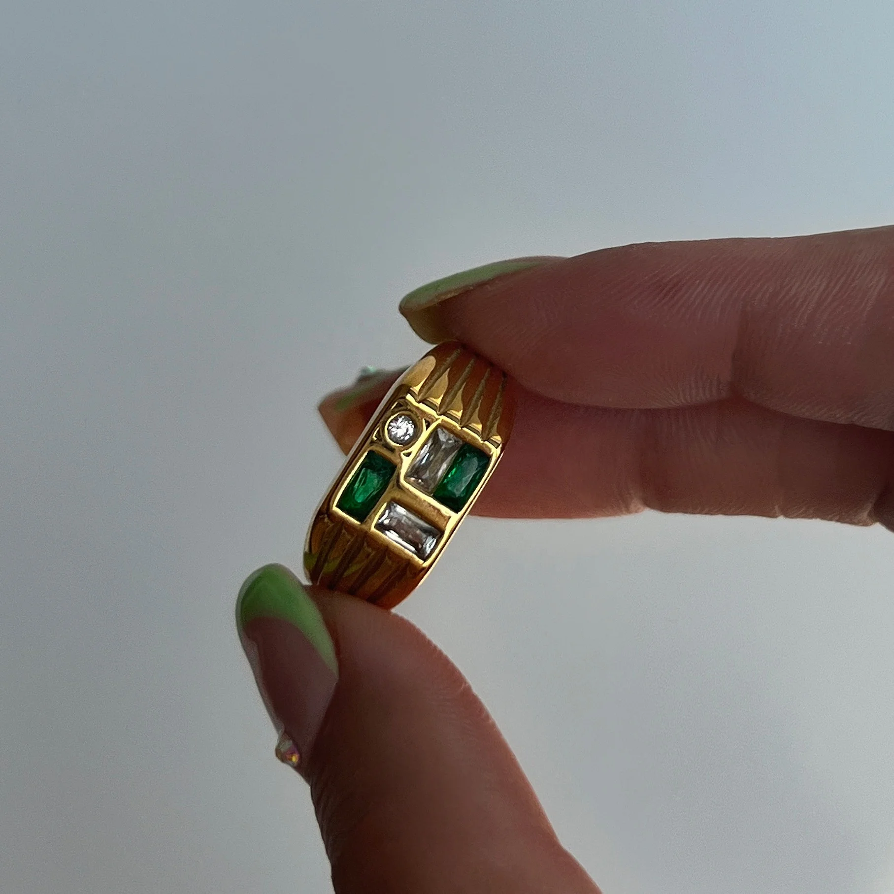 

2024 Dazan New Ins 18k Gold Plated High Tarnish Free Stainless Steel Square Green Zircon Morse Code Design Ring For Women