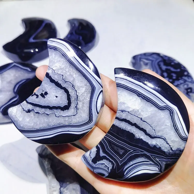 Hand Carved Black Sardonyx Moon Reiki Healing Crystals Agate Crescent for Meditation