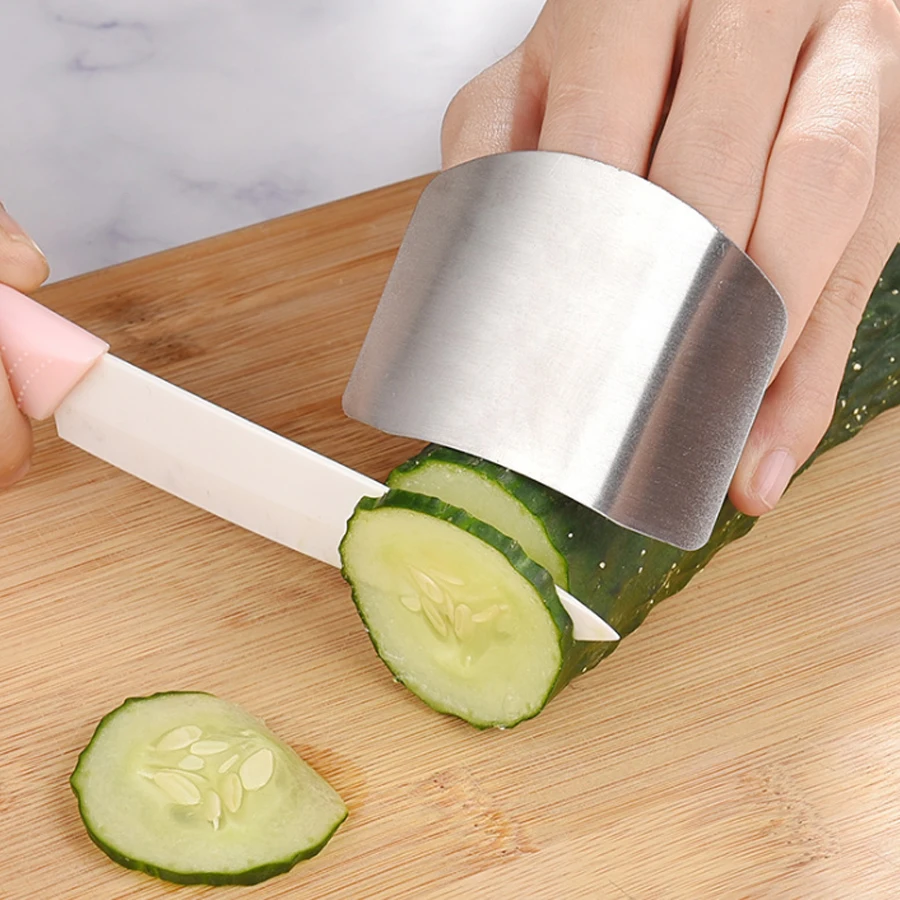 

Kitchen Stainless Steel Finger Protector Guard from Cutting Finger Protector fruit and vegetable cutting tool