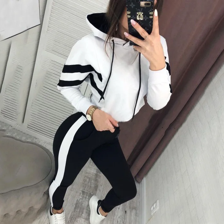 

2020 wholesale fashion ins hot autumn women's hooded cropped sweater suit two-piece, Customized color