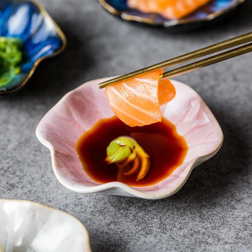 
Amazon Hot Selling porcelain food dish small soy sauce dipping flower shaped ceramic dish 
