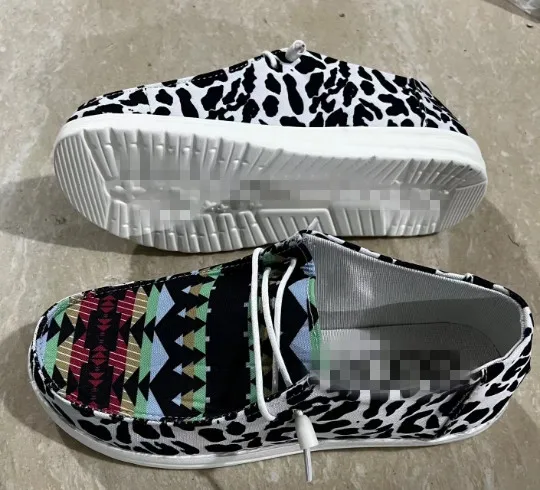 

2022 fashion latest designs canvas shoes for women round toe low-cut casual spot flat-heel womens with logo, Green