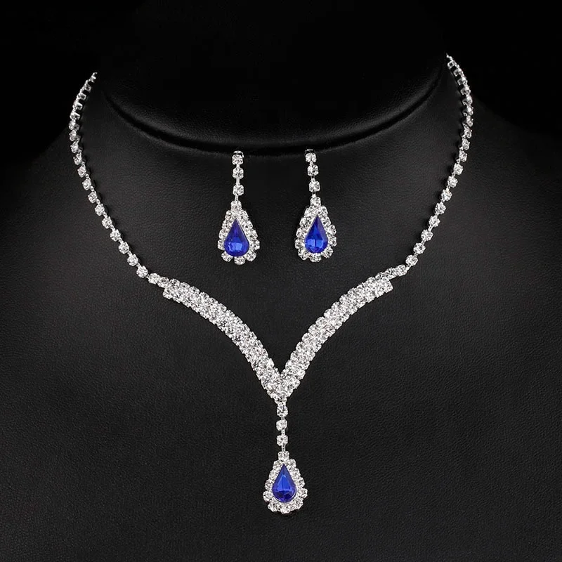 

2023 Fashion Bridal Accessories High-end Accessories Set Temperament Alloy Diamond-inlaid Necklace Earrings Two-piece Set