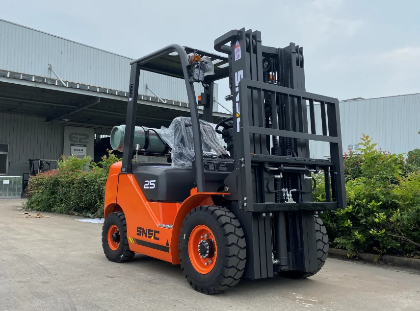 FL25 2.5 ตัน SNSC LPG Forklift กับเครื่องยนต์ Nissan K25 12