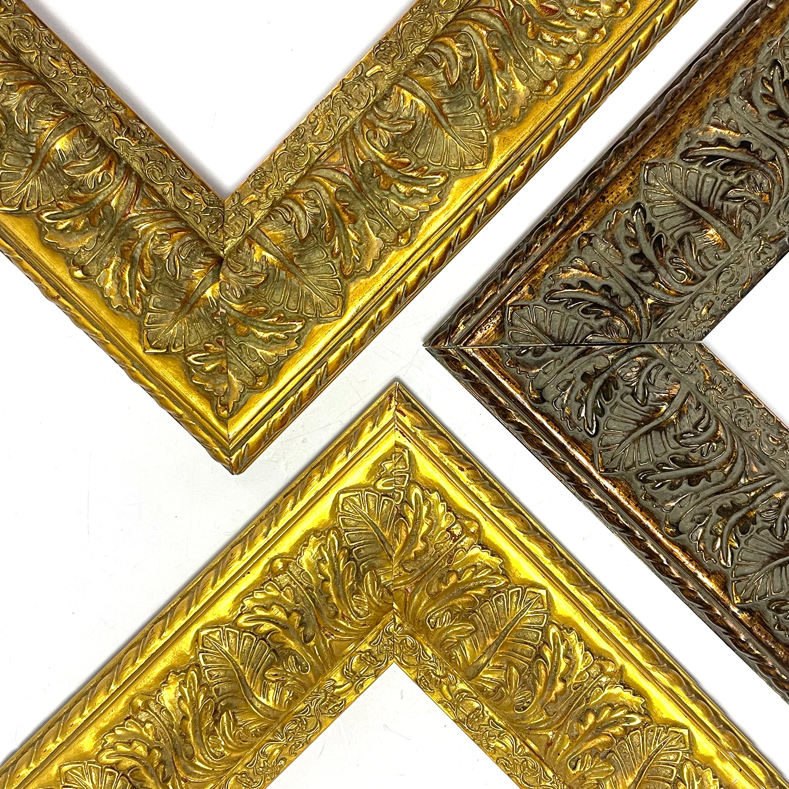 

Factory Stock Products Gold Leaf Painting Frames Luxury Popular Solid Wood Picture Frame Moulding for Wall Hanging Home Decor