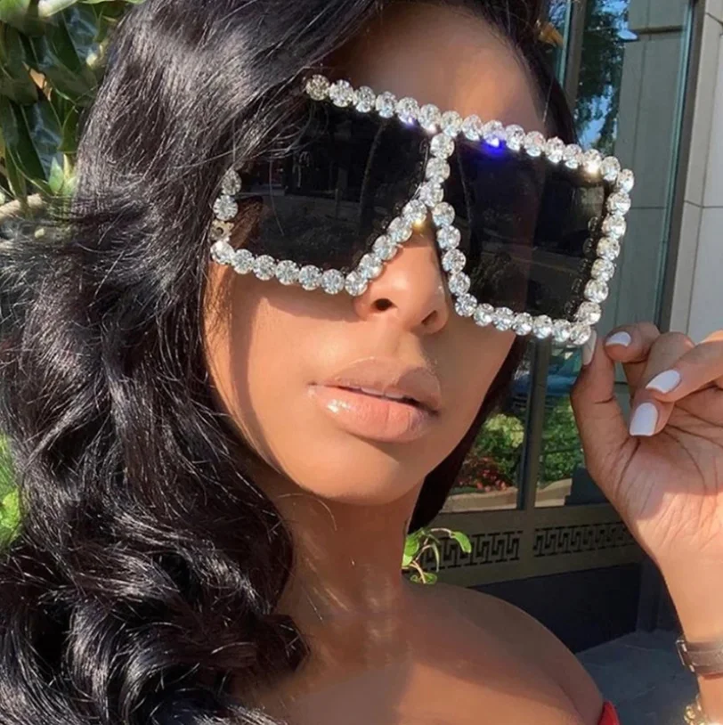 

Oversized Shades Luxury Sunglasses gafas lentes de sol 2021 Designer PC Diamond Frame Women Sun Glasses with Rhinestone Gemstone