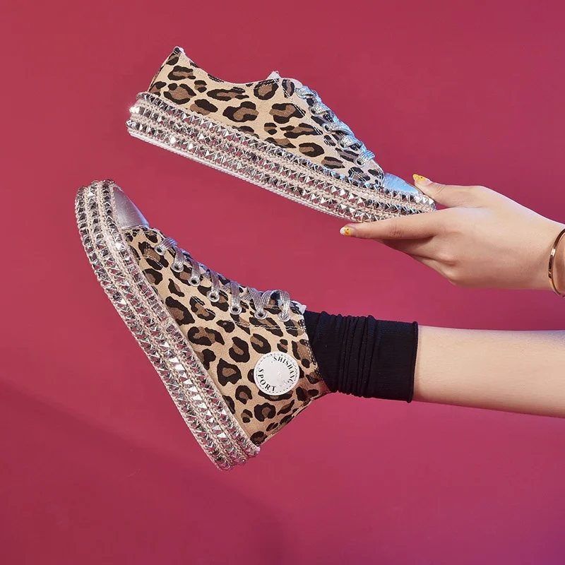 

New Spring and Autumn High Top Fashion Canvas Shoes Women's Large Size 43 Rivet Leopard Pattern School Flat Shoes, Leopard black customzied