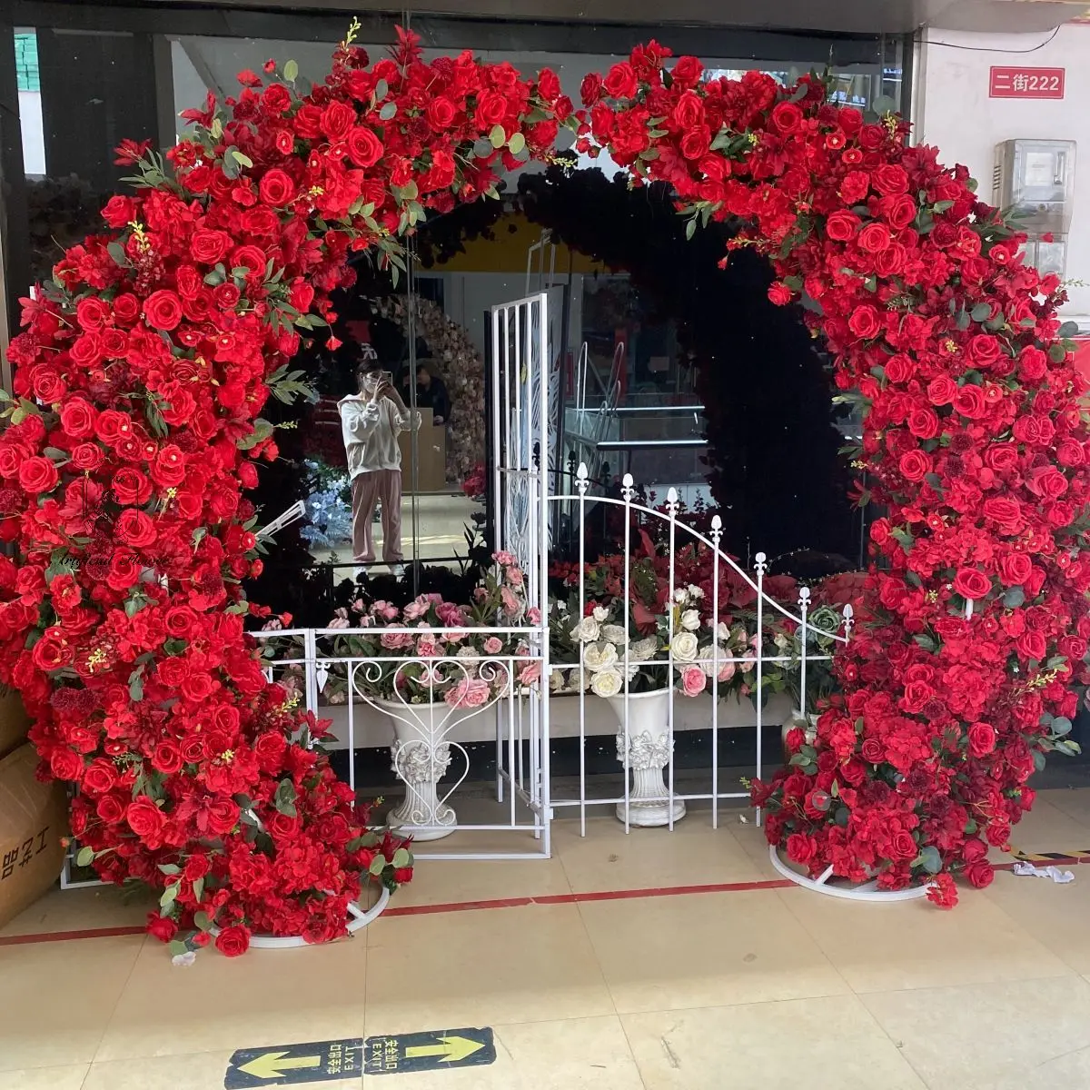 

DKB artificial flowers 2.4m high red rose hydrangea cherry blossom flower arch for wedding decoration