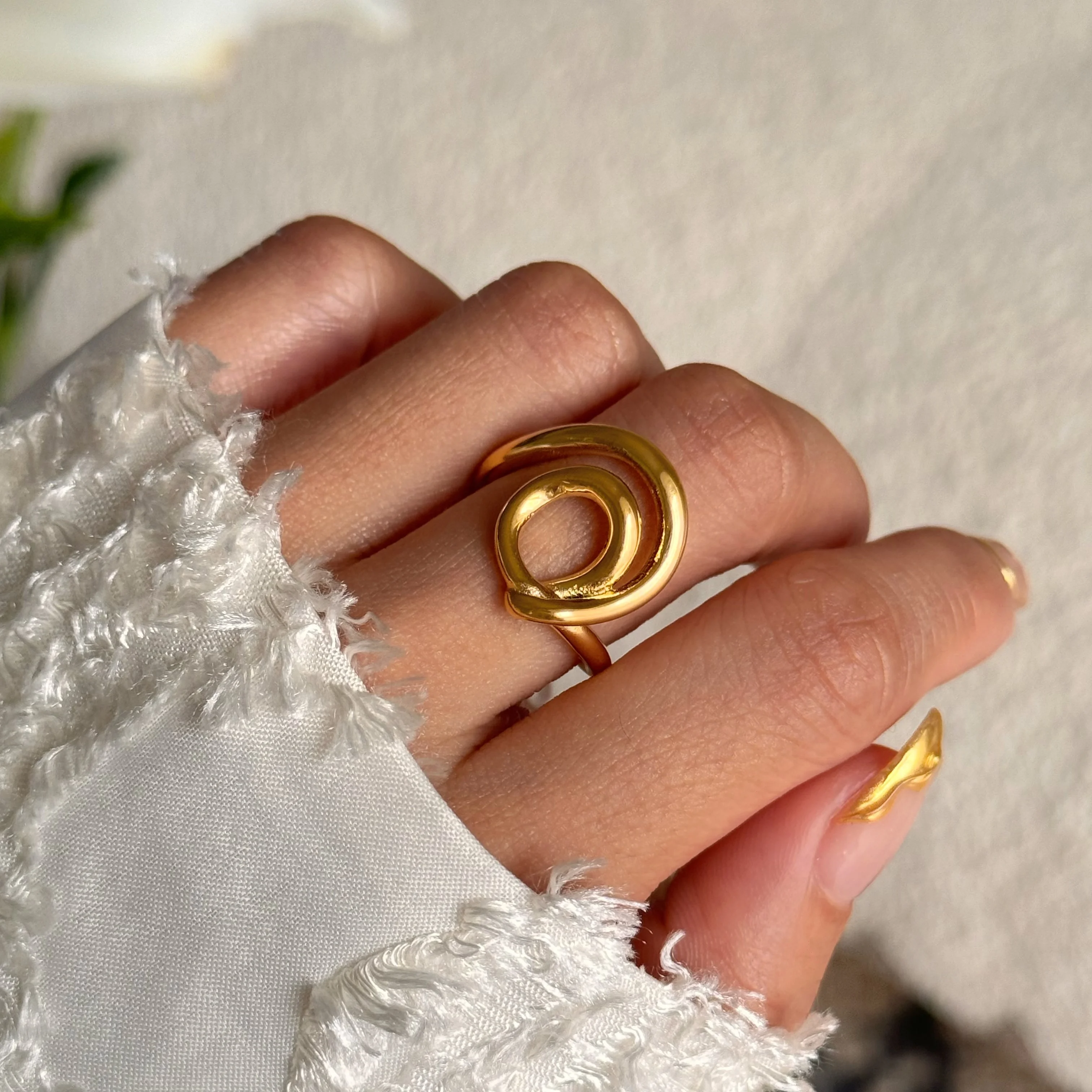 

2024 Dazan HOT New Ins Trendy 18k PVD Gold Plated Stainless Steel Classic High Quality Line Circle Design Ring Valentines Gift