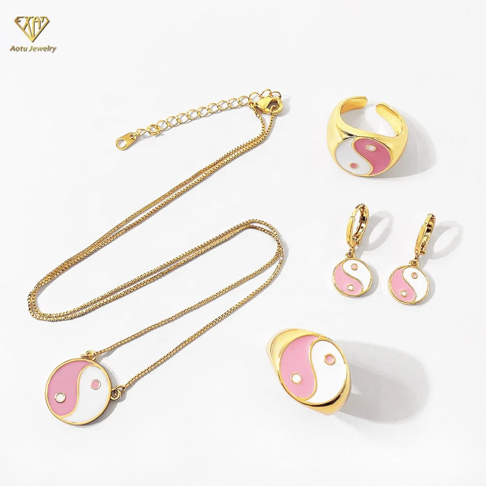 

Aotu Jewelry 18K Gold Plated Tai Chi Logo Enamel Jewelry Necklace Set