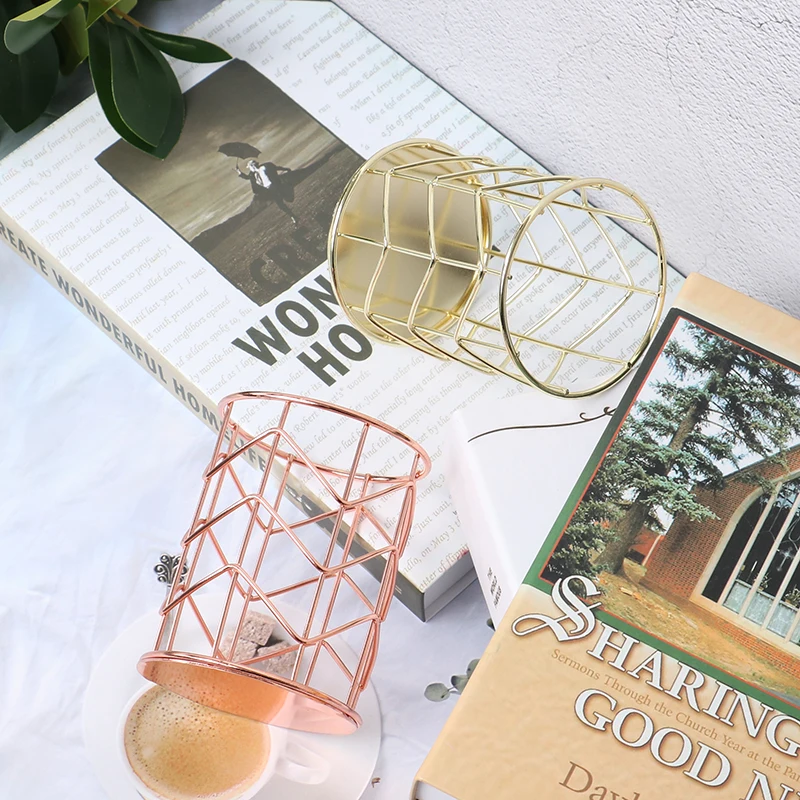 

Cosmetics Makeup Brushes Storage Box Cylindrical Case Storage Pen Holder