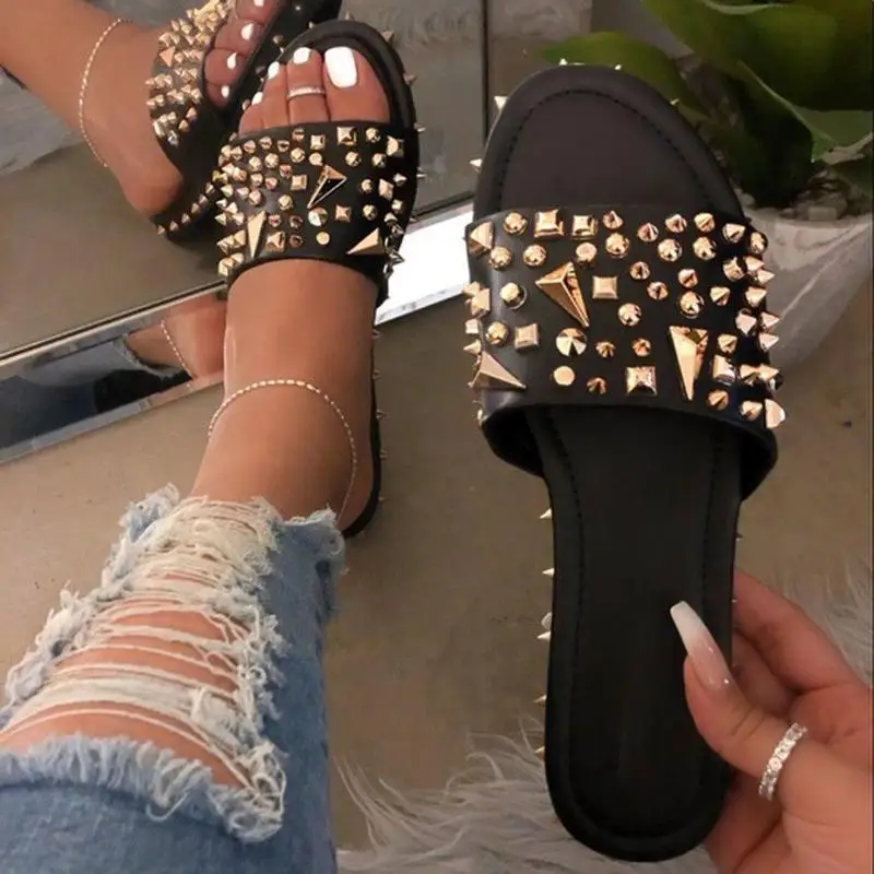 

Factory cheap colorful ladies casual studded flat sandals slippers women's outdoor trendy rivets slides slippers