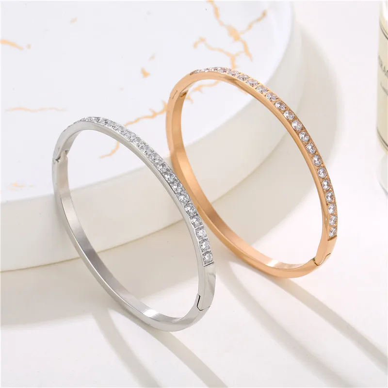 

Wholesale Custom Stainless Steel 18K Gold Plated Zircon Opening Bangles Bracelet for Ladies