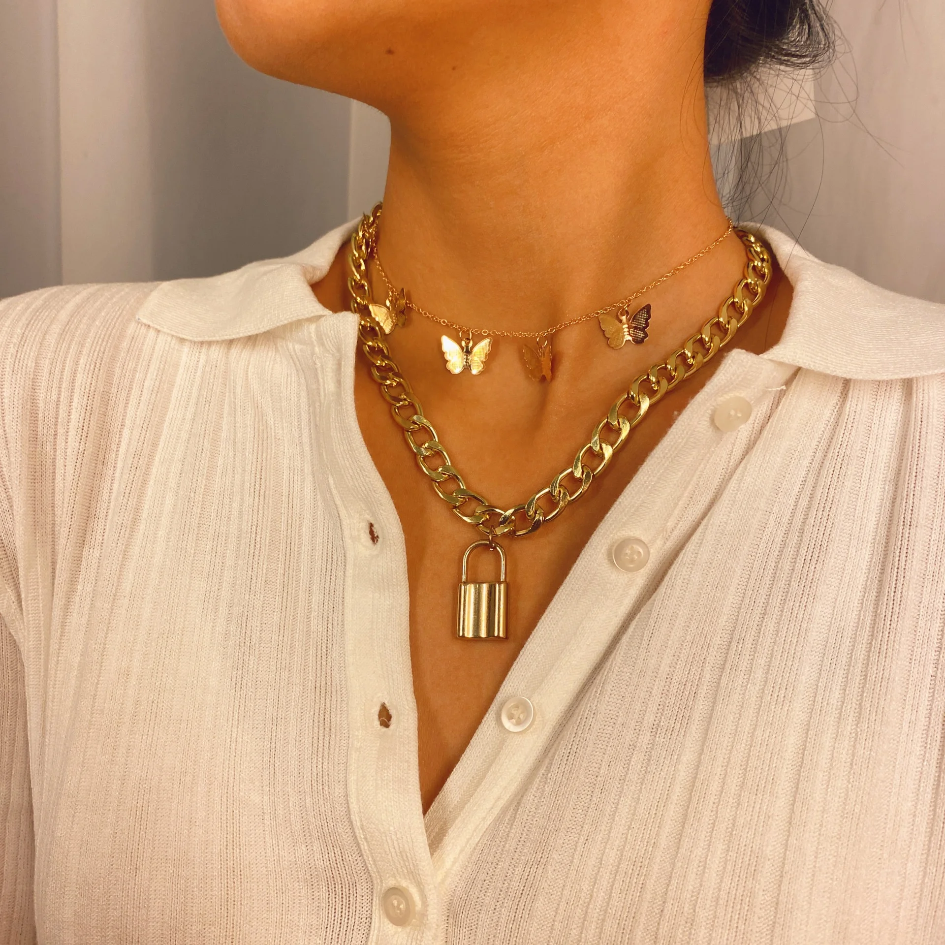 

Butterfly Necklace Ins Hot Personality Choker Gold-tone Lock and Butterfly Pendant Set Necklace Fashionable Jewelry, Customized color