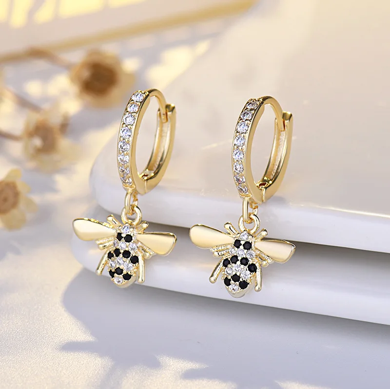 

Brass gold-plated inlaid diamond lovely bee lady diamond small earrings s925 silver needle lady earrings