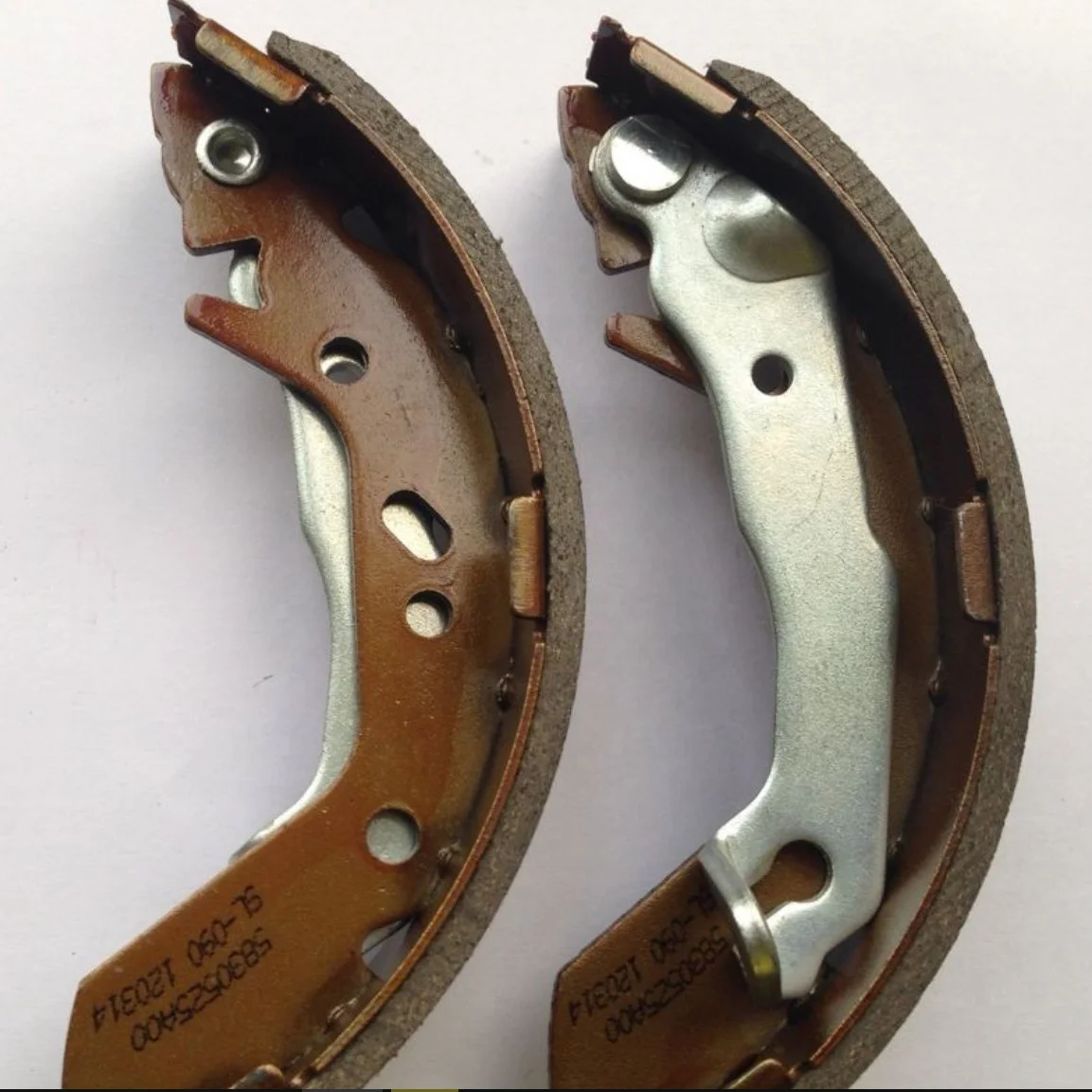 eon brake shoe price