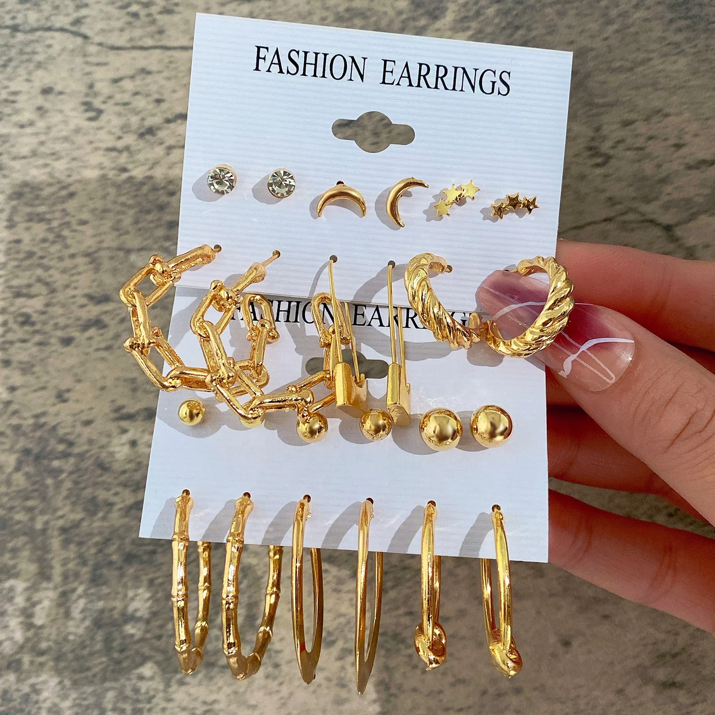 

2023 6-piece Metal Circle Chain Stud Set Creative Gold Plated Love Pin Butterfly Earring Set For Women