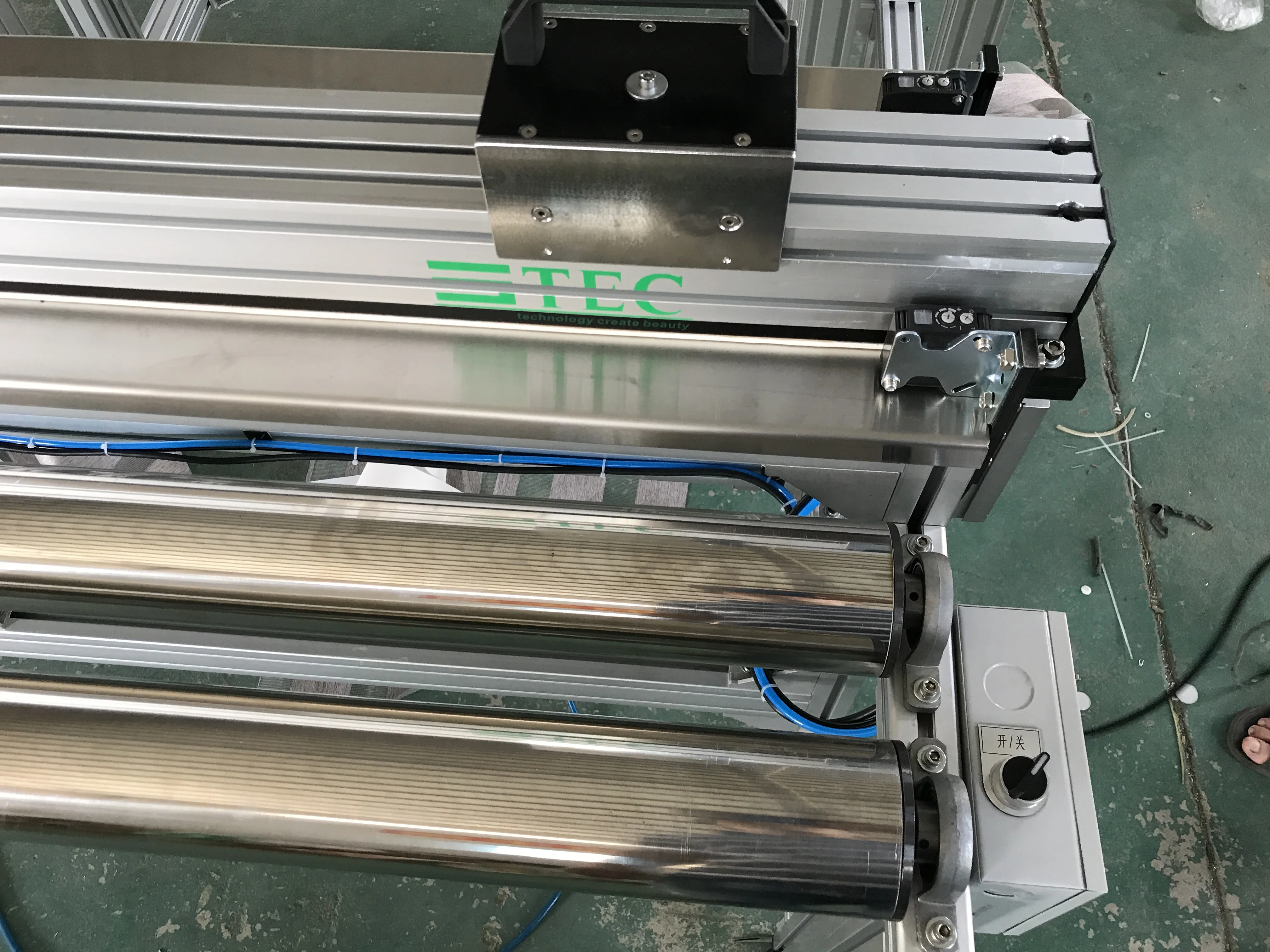 Multi Function Manual Roller Blind Fabric Cutting Table Buy Manual