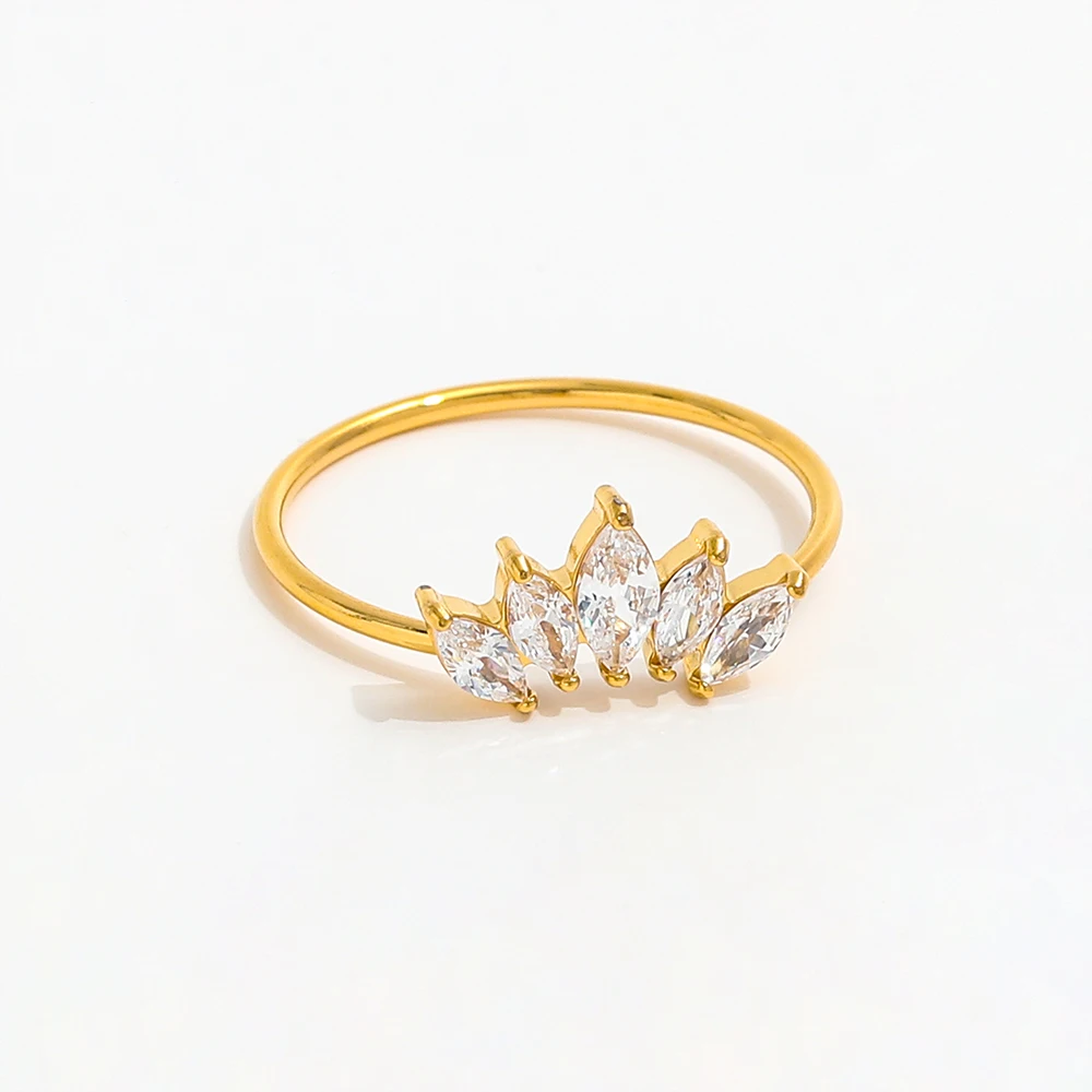 High End PVD 18K Gold Plated Crown 5 Zirconia Dainty Stainless Steel Finger Ring Trendy Unisex Party Gift for Women