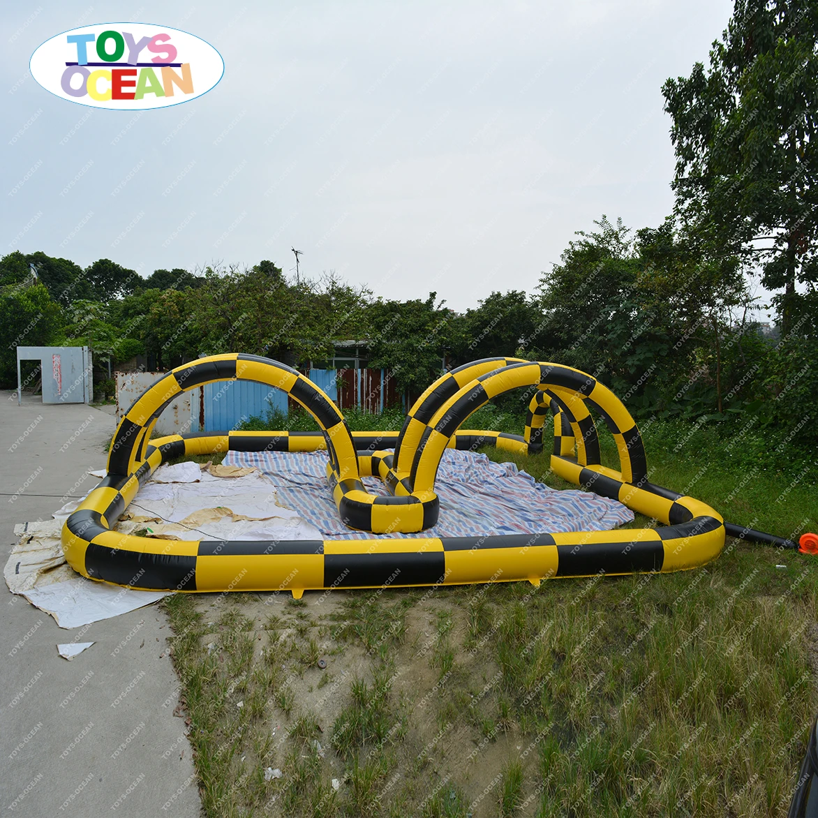 

2022 new Outdoor sport game customized Inflatable Go Kart Race Track with logo for sale