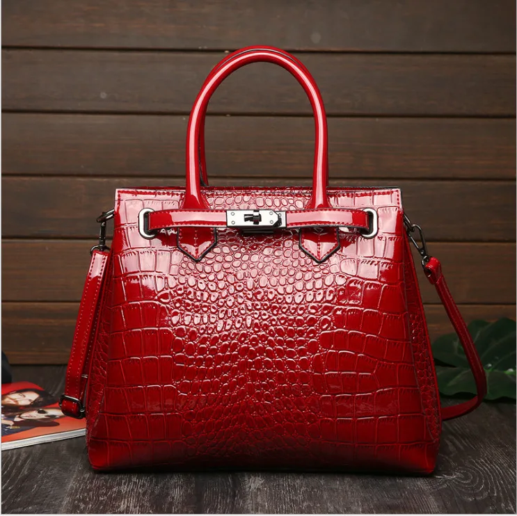 

Fashion Crocodile Pattern Ladies Buckle Handbags 2021 Luxury Handbag Women Bags Designer Large Capacity Women Shoulder Briefcase, Brown, black, red