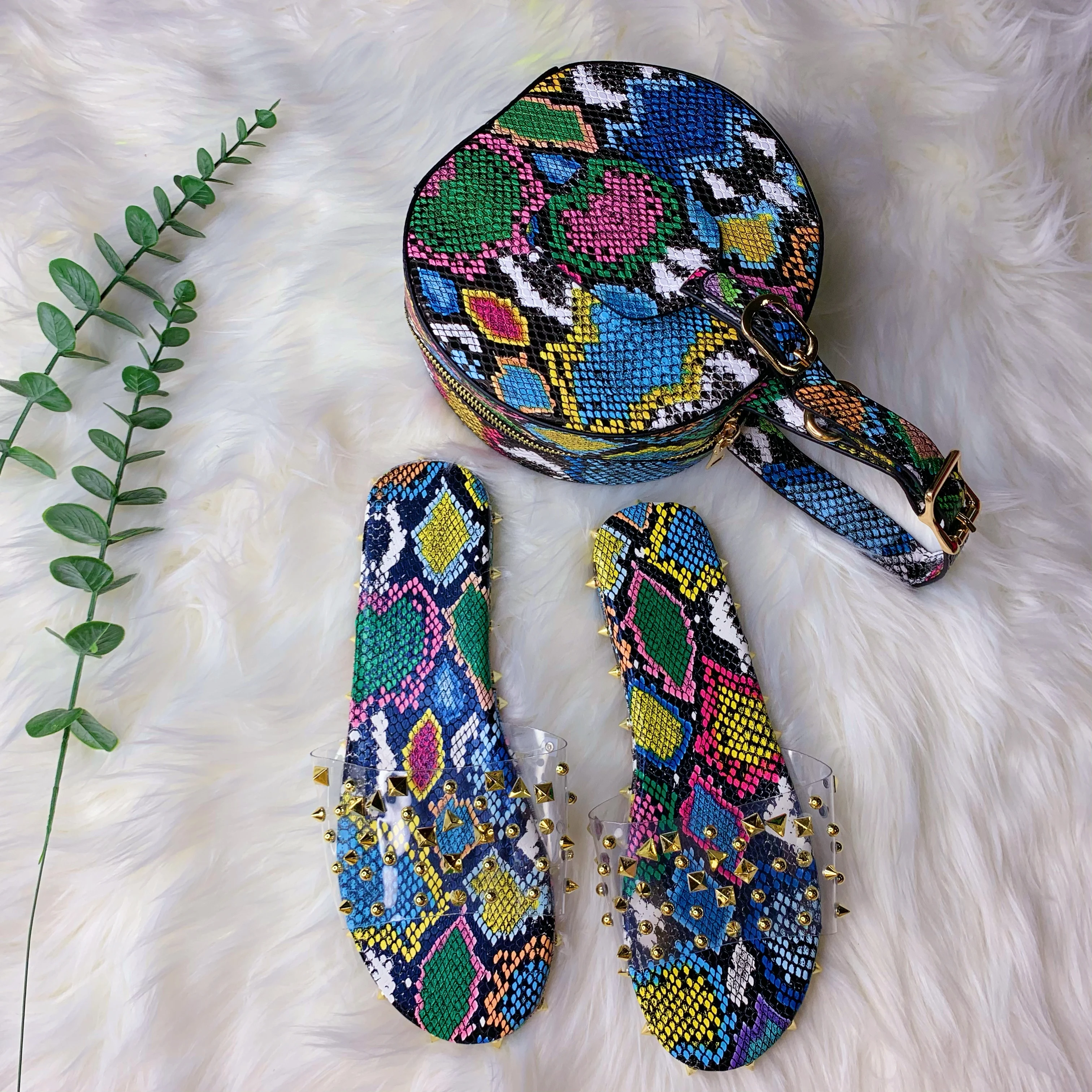 

wholesale new arrival stylish ladies slippers latest fashion flat shoes women sandals, Picture
