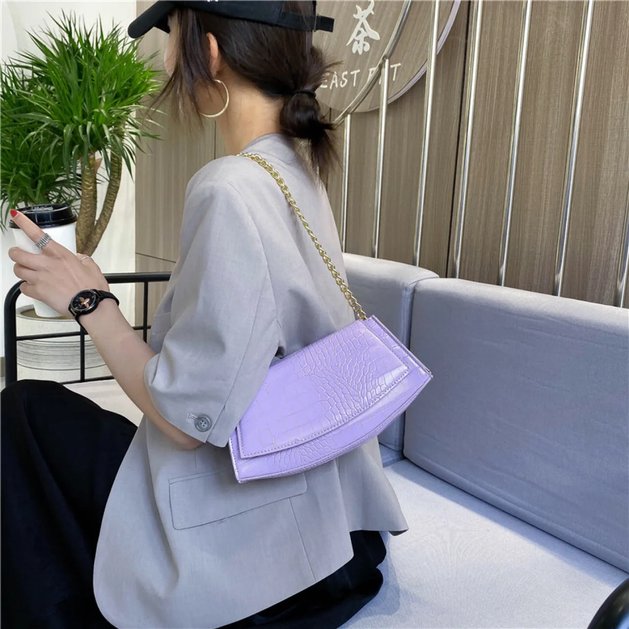 

Factory Sale 2020 New Girl Small Bag Solid Color Square Chain Zipper Buckle Ladies Shoulder Bag