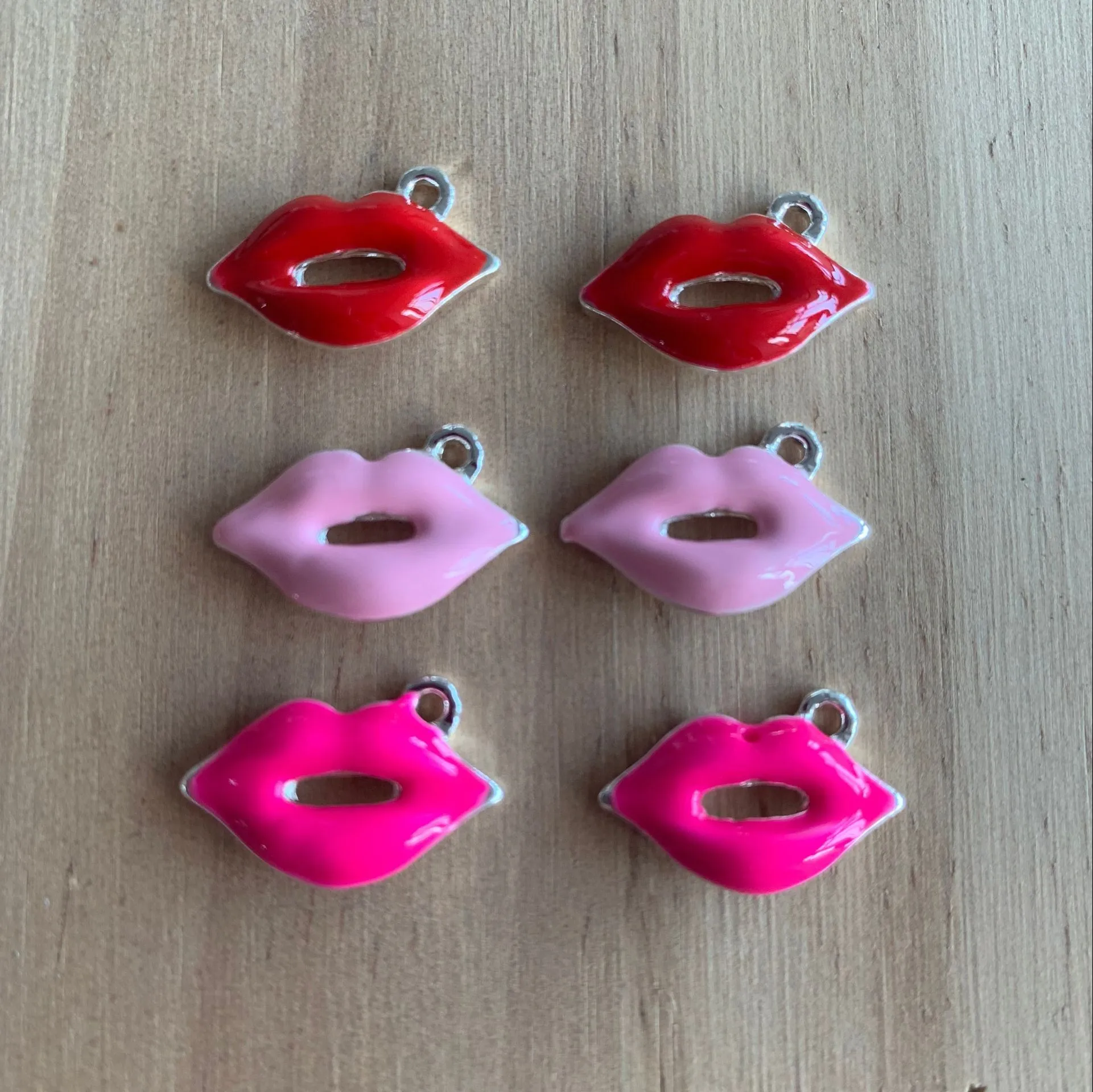 

lady sexy color enamel lips charms for jewelry making red pink metal alloy lips charms DIY lips designer charms, Mix color