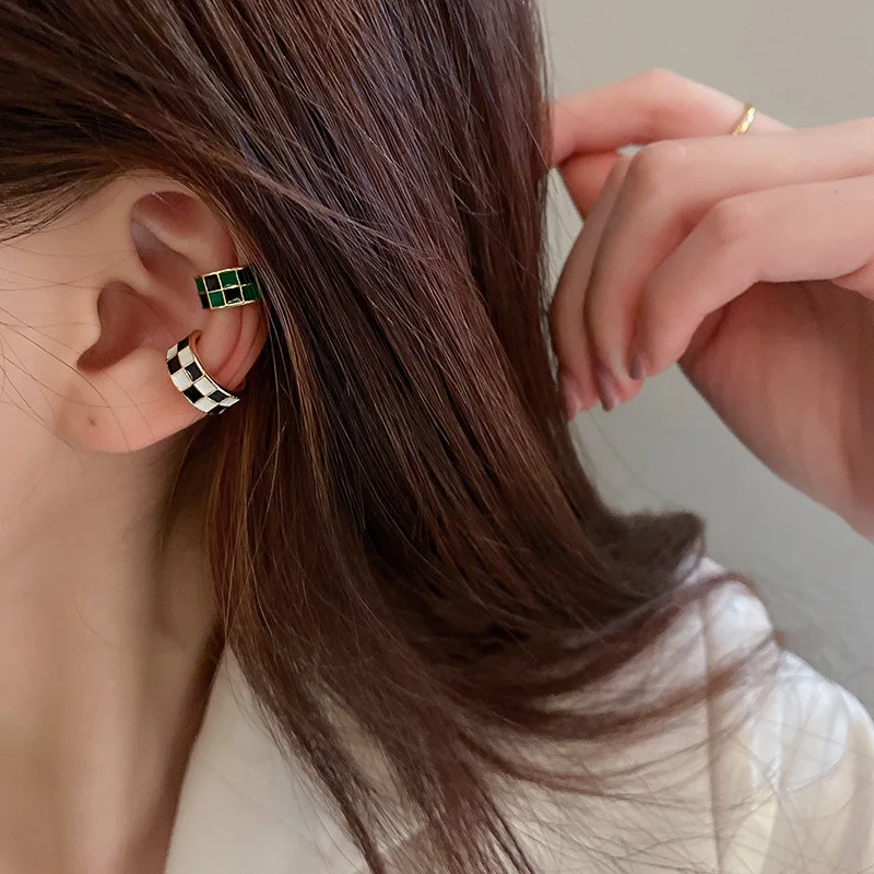 

fashion trendy stud green color earrings women