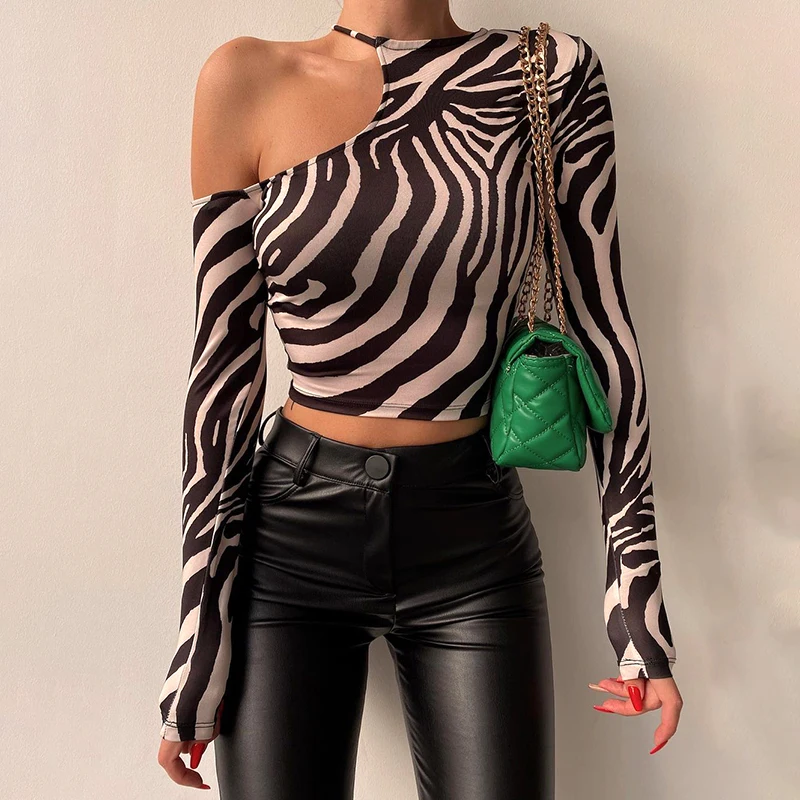 

Sandtree Q21TP682 2022 New Arrivals Streetwear Long Sleeve Zebra Pattern mid long T shirt One Shoulder Women Crop Top Fashion