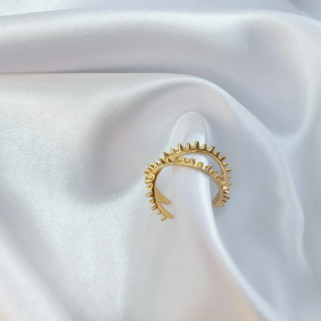 

VeFruit Golden Cross Ear Cuff 18k gold plated clip on earrings non pierced jewelry trendy designer earings for women 2021