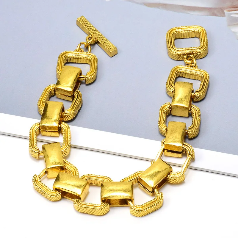 

Fashionable Golden Metal Clasp Bangle Bracelet Hip Hop Myhami Cuban Bracelet