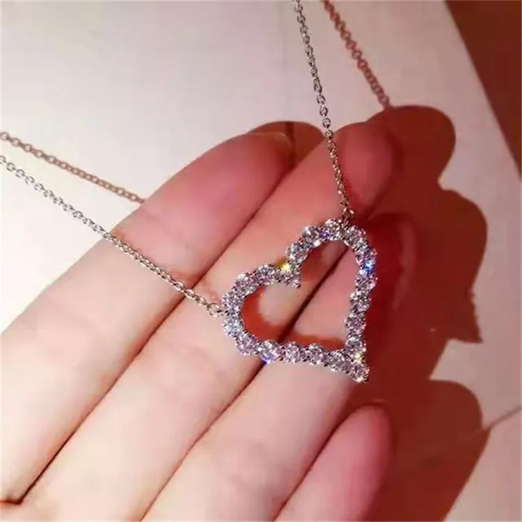 

Exquisite Fashion Heart Shape Inlaid Rhinestones Jewellery Necklace Pendant Necklace For Gift, Picture shows