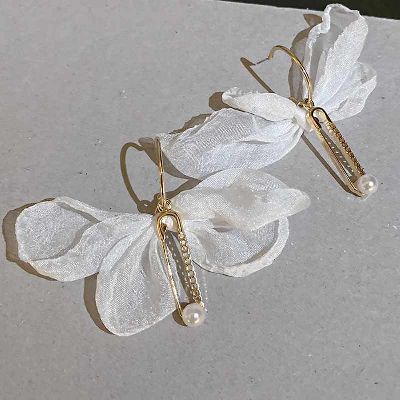 

trendy fashion bowknot drop safety pin earring gold plated