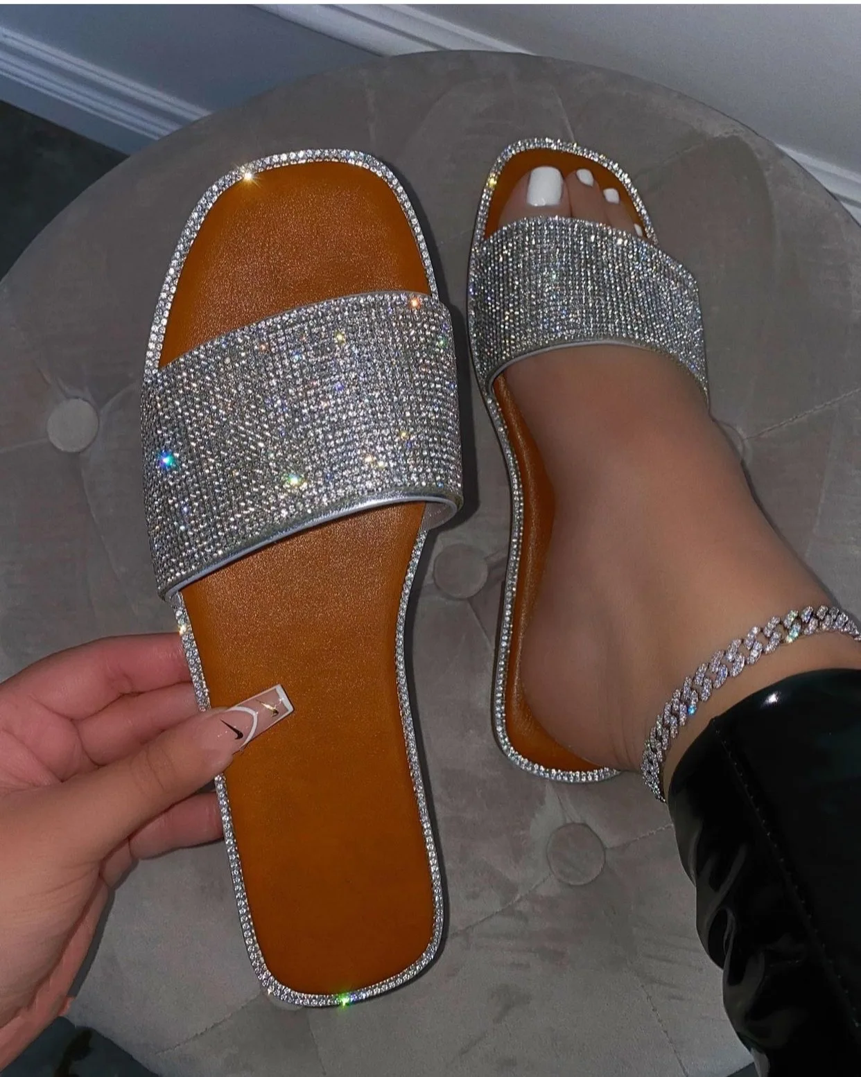 

2021 summer new flat bottom square toe slippers European and American trade large size water diamond cool slippers, Picture