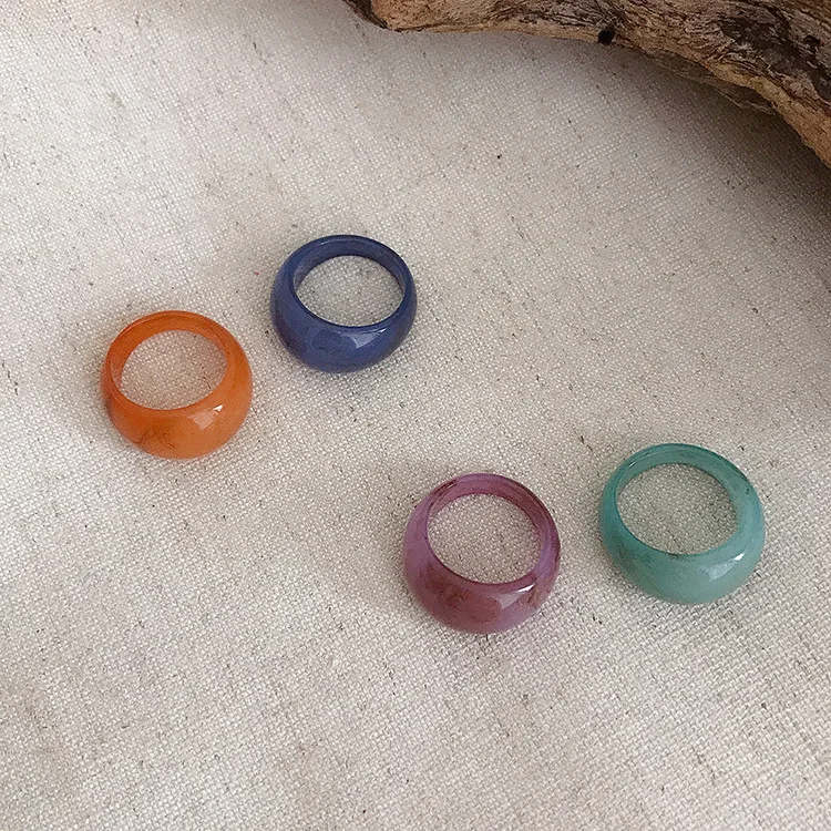 

Beautiful Fashion Acrylic Ring Retro Temperament All-match Niche Colorful Design Female High-End Fashion Personality Resin Ring, Picture