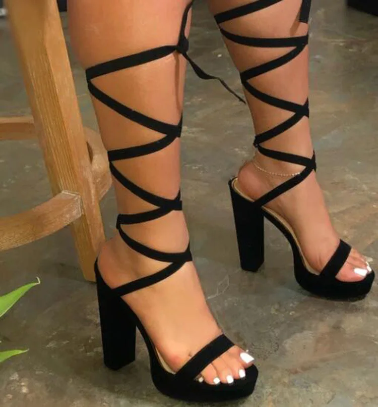 

2021 New Arrival Ladies Summer Sandals Solid Color Open Toe Block Heel Ankle Cross Strap Women Roman Sandals