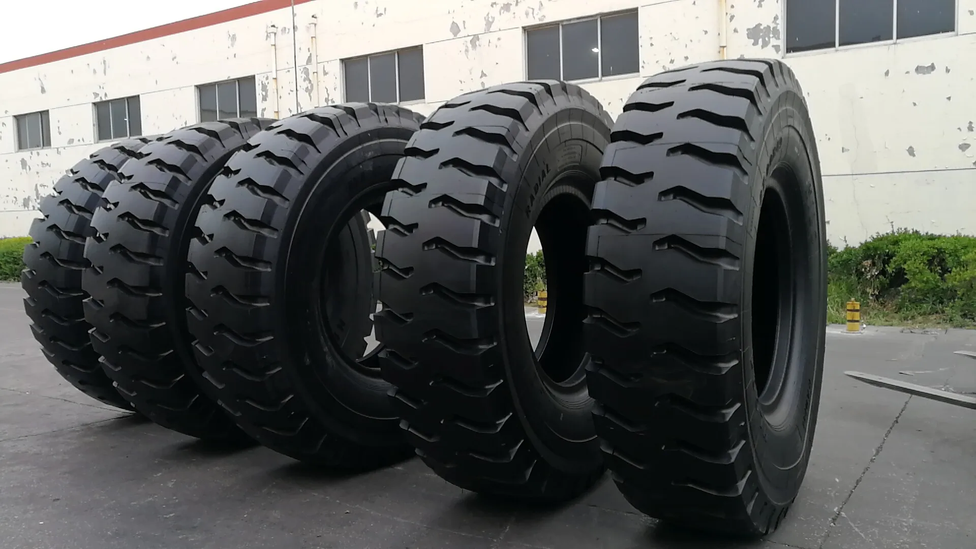 27.00r49 E4 Tire - Buy 27.00r49 Otr Tire 2700r49,27.00r49 Hlg01 Hlg03 ...