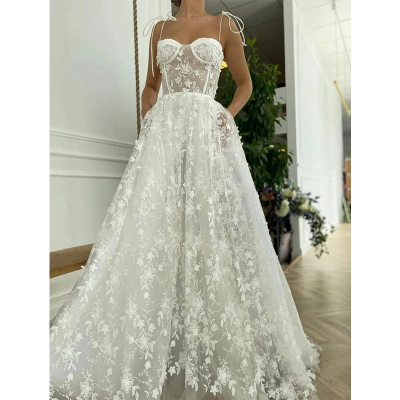 

Sexy Ladies Lace Halter White embroider Strapless Fashion bridal evening dress women's Wedding Dresses Vestido De Noiva, Custom made