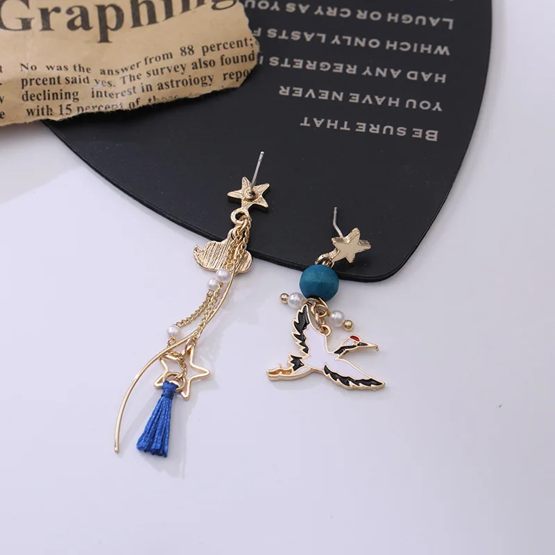 

JuHu S925 Silver Needle Lady Cartoon Cute Crane Asymmetric Cloud Earrings Creative Students No Ear Hole Ear Clip Earrings, Silver needle, triangle ear clip