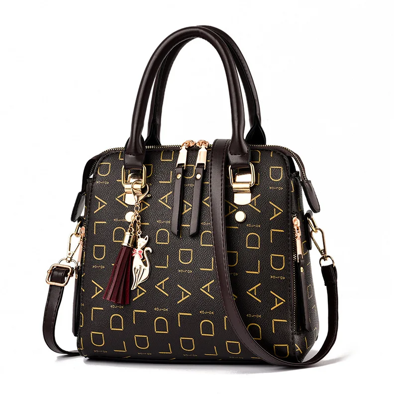 

Famous Italian Luxury Brand Women's Fashion Lightweight One Shoulder Messenger Bag Purses Handbags Designer 2021