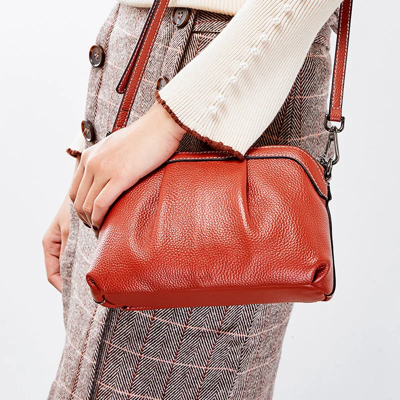 

2020 Simple Style Fashion Cloud wrapped Soft cow Leather Small Shoulder Bag women shell bag Day Clutches bags, Caramel,red,green,black,grey
